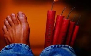 尿酸高有什么症状表现 如何治疗？