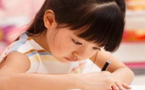 小孩子早期语言发展速度快的长大智商高