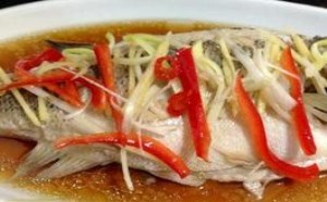 清蒸鲈鱼怎么做好吃 鲈鱼的做法大全