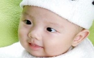 宝宝一吃东西就呕吐是什么原因引起的 怎样护理和治疗