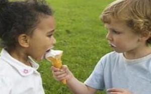 宝宝不爱分享怎么办？让孩子在游戏中学会分享