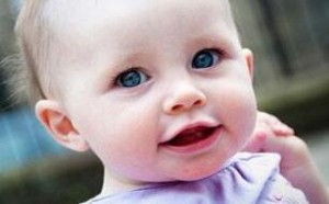 宝宝老是歪脖子要引起重视 及时纠正