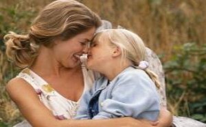 夸奖孩子有讲究 角度不对会适得其反