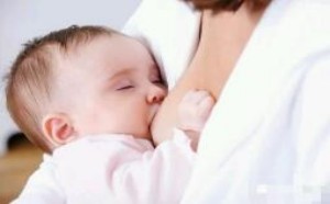 如何母乳喂养宝宝 正确母乳喂养方法