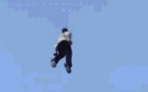 电影搞笑gif图片 超人起飞了一个屁开启喷气模式