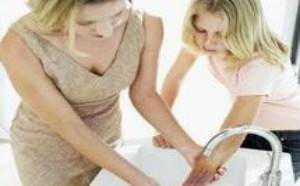 烫伤后怎么处理好的快？牢记冲脱泡盖送急救五步