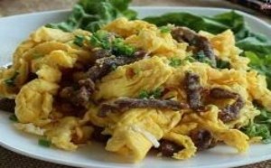 鹅蛋怎么做好吃又营养_鹅蛋炒牛肉的做法