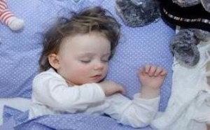 整夜开空调孩子吃不消 当心疾病找上来