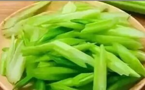 别让孩子过量吃这些蔬菜 会对孩子身体造成严重伤害的 别让孩子过量吃这些蔬菜 会对孩子身体造成严重伤害的