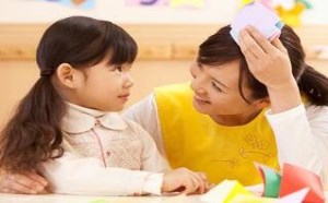 孩子情商低及出现不良行为 与父母沉迷于手机有关