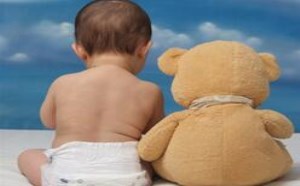 宝宝大便里有血怎么回事