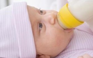 新生儿宝宝该如何喂养