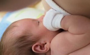 人初乳对孩子有什么好处？