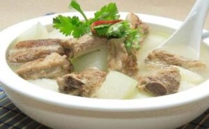 冬瓜炖排骨怎么做好吃？冬瓜炖排骨的做法