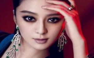 范冰冰长相零缺点成整容模板 