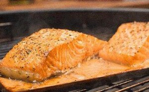 三文鱼怎么做给宝宝吃?适合孩子吃的三文鱼食谱 三文鱼怎么做给宝宝吃?适合孩子吃的三文鱼食谱