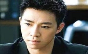 俞灏明在倾城时光宣传会上被嘲讽毁容 暖男金瀚解围