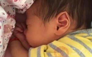 宝宝发烧用什么方法退烧快