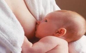 母乳不足，别掉入吃什么能多产奶的误区