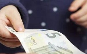 培养孩子健康金钱观 不让孩子变成守财奴或挥霍者 