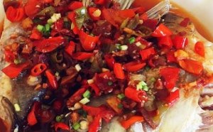 如何烧剁椒鱼头好吃 最正宗的剁椒鱼头做法