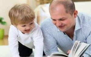亲子共读有助增强学龄前儿童的语言能力